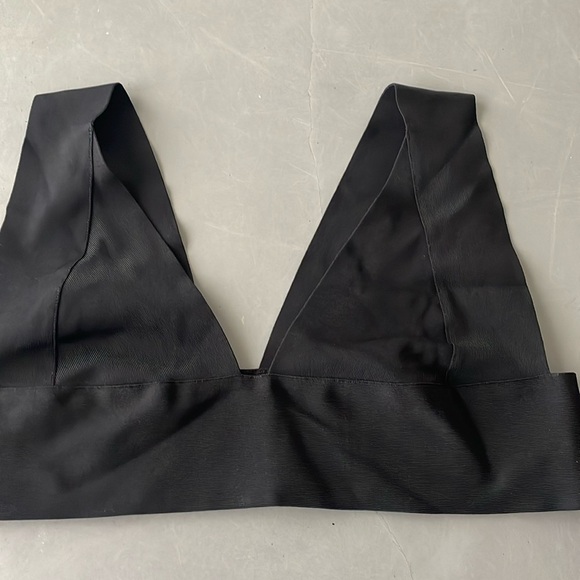 Skims NWT Onyx Knit Swim Deep Plunge Bikini Top Size 3X - Picture 4 of 9